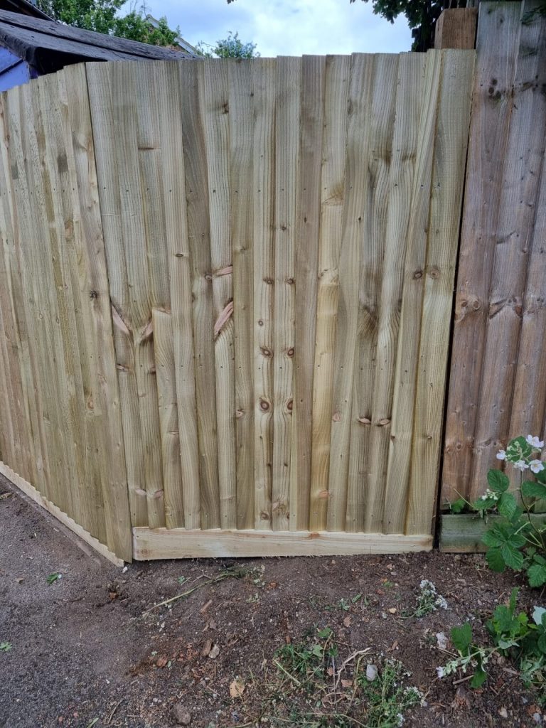 New-Wooden-Fence-Installation-Section-01